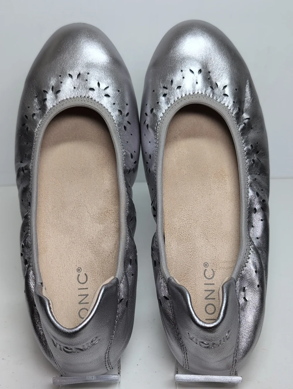 Vionic Geneva metal ballet silver flats women's size 8 EU 39